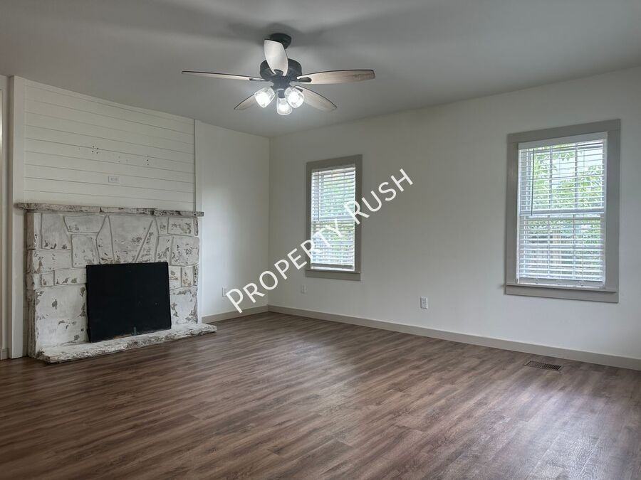 112 N Lovell Ave - Photo 7 of 29