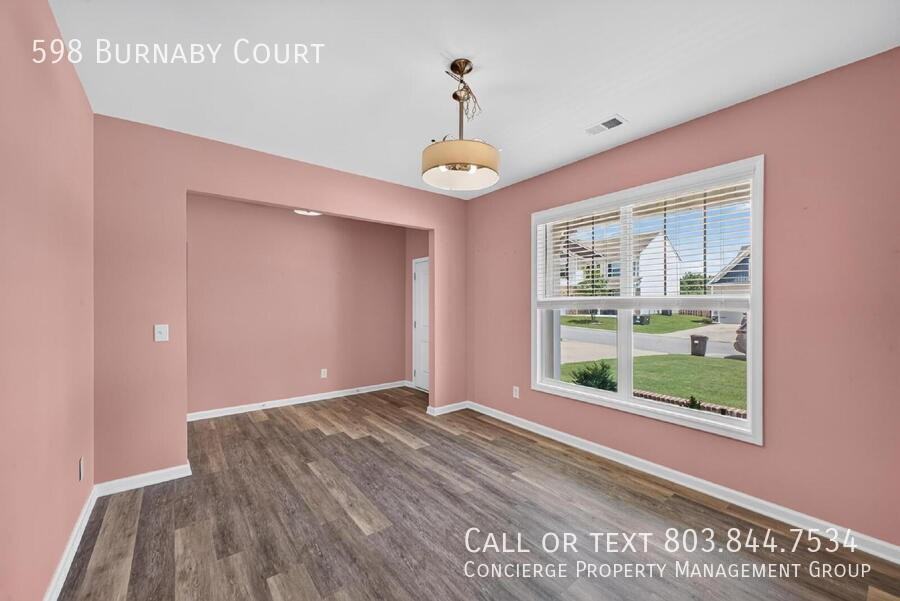 598 Burnaby Ct - Photo 4 of 29