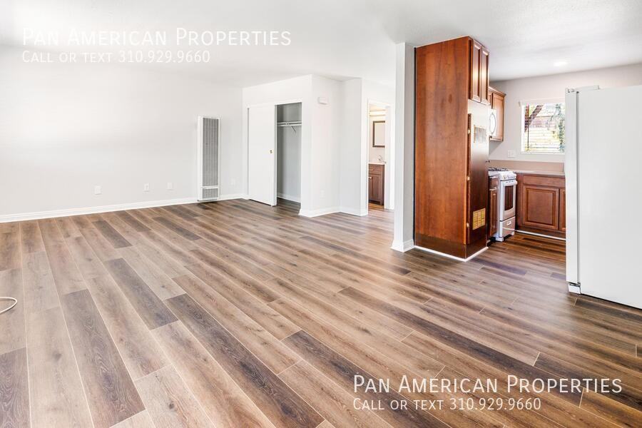 La Vista Apartments - Photo 2 of 9
