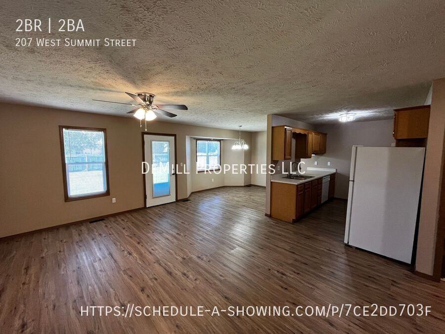 207 W Summit St - Photo 4 of 25