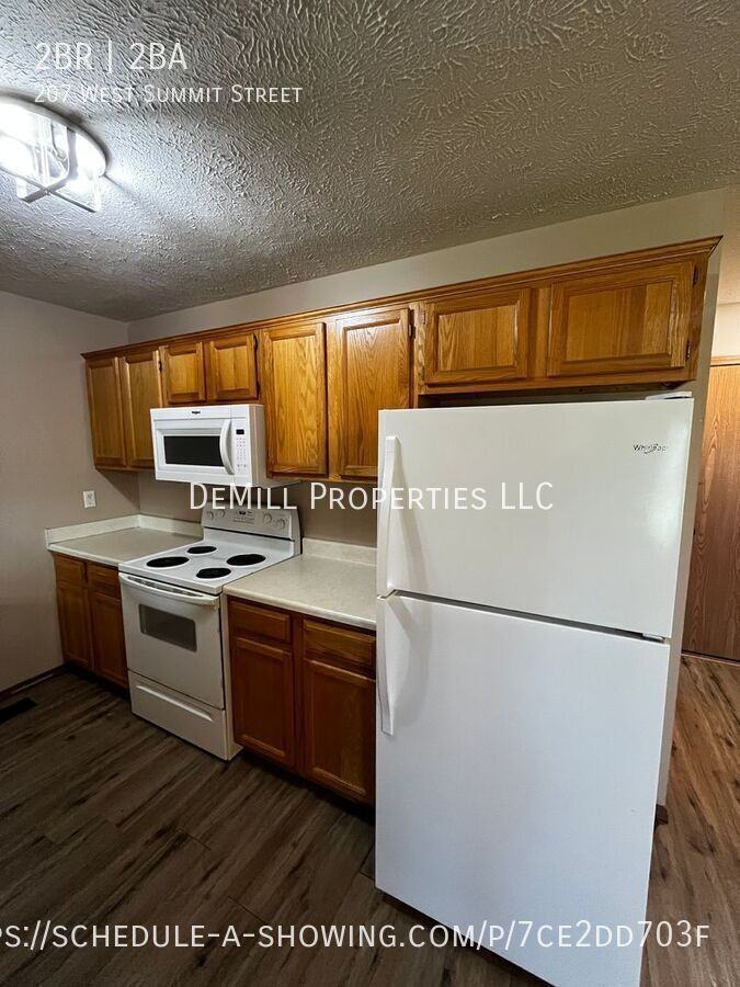 207 W Summit St - Photo 5 of 25