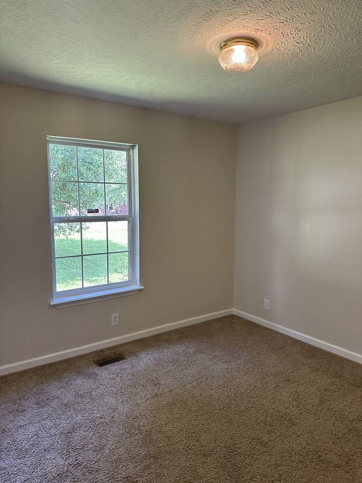 118 Merlin Dr - Photo 3 of 20