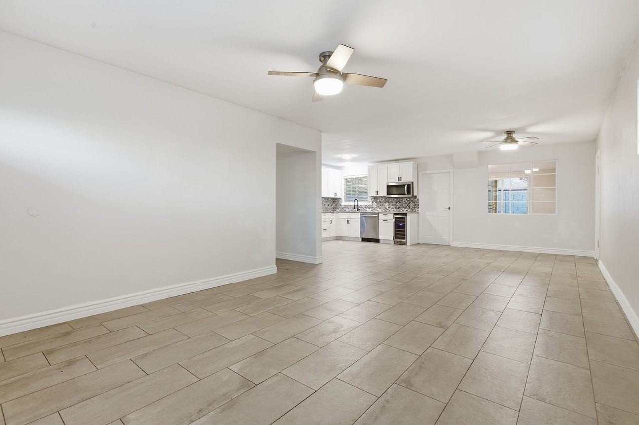 1901 N 48th Pl - Photo 6 of 27