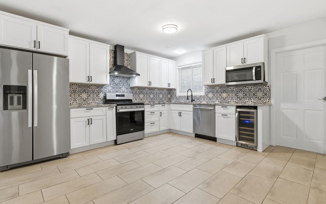 1901 N 48th Pl - Photo 7 of 27