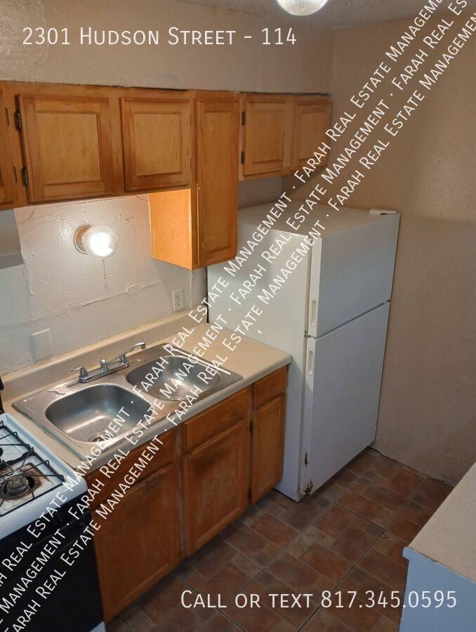 2301 Hudson St #114 - Photo 4 of 14