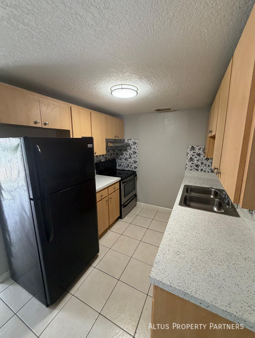 4219 E Okara Rd Apt A - Photo 2 of 7