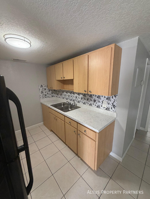 4219 E Okara Rd Apt A - Photo 3 of 7