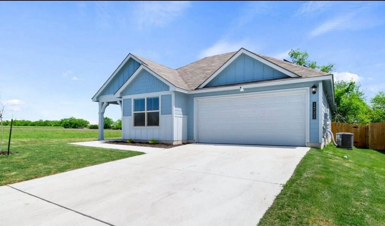 1711 Merritt St - Photo 3 of 23