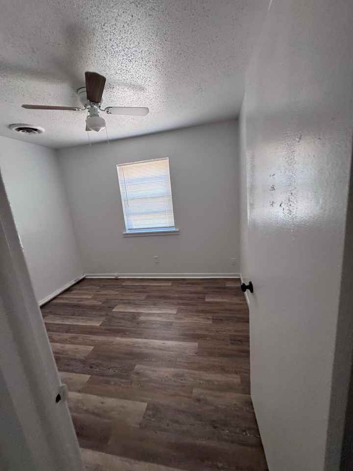 966 N La Salle Dr - Photo 3 of 31