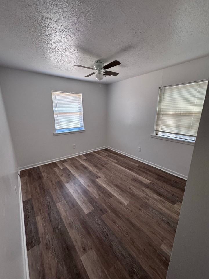 966 N La Salle Dr - Photo 5 of 31