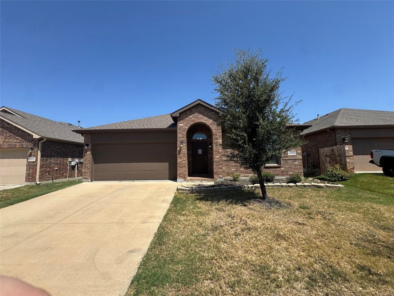 4928 Sugarcane Ln - Photo 2 of 34
