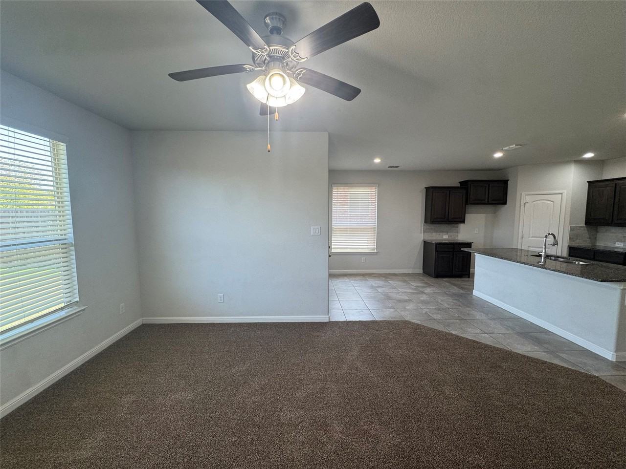 4928 Sugarcane Ln - Photo 4 of 34