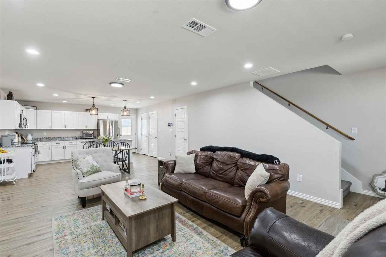 5816 Grayson St - Photo 2 of 10