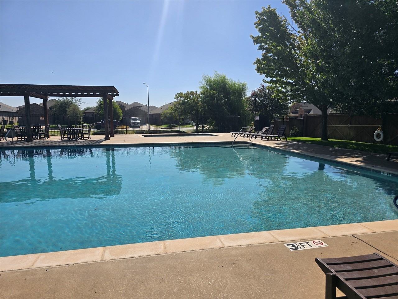 8928 Sunny Hollow Dr - Photo 4 of 37