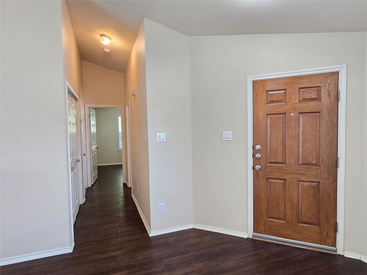 8928 Sunny Hollow Dr - Photo 7 of 37