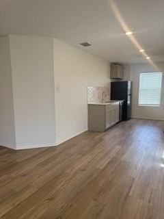 2402 Hesperus Ave - Photo 6 of 12