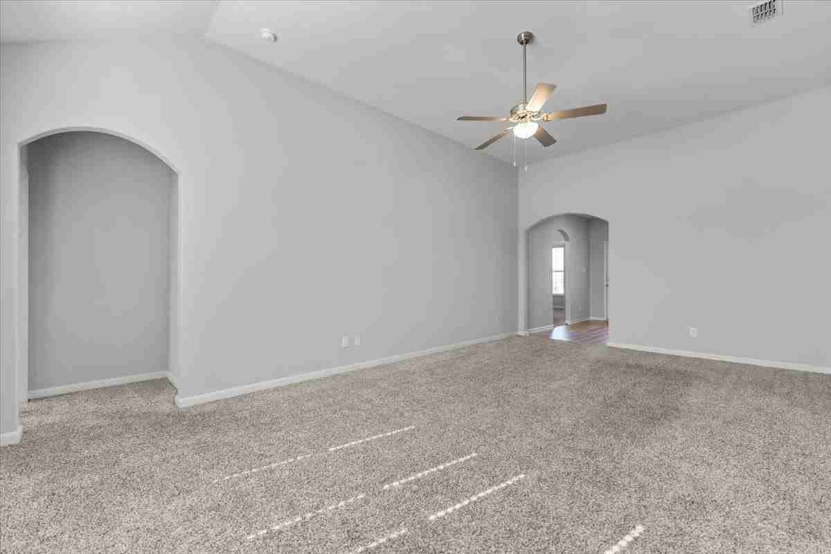 2112 Erlinda Dr - Photo 5 of 39