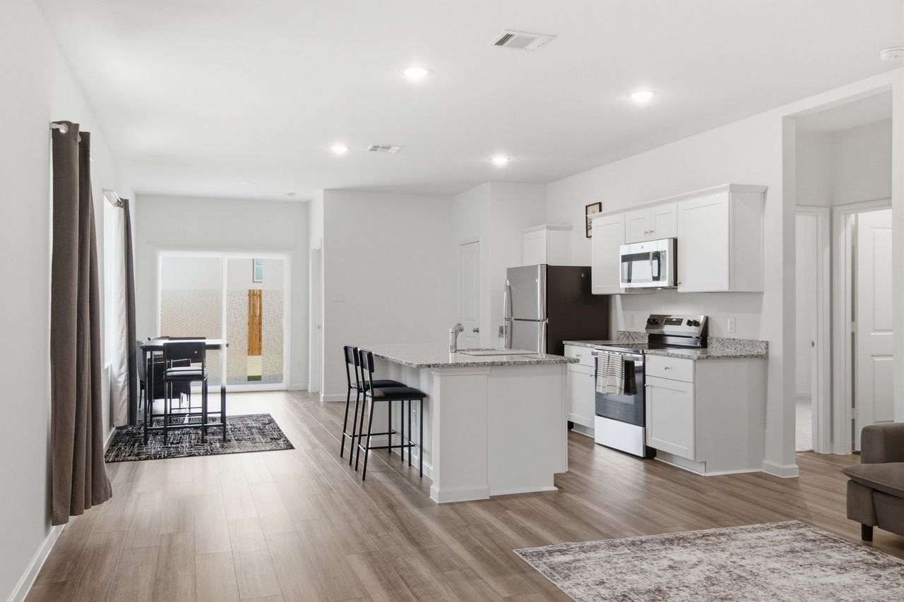 2314 Winthrop Ave - Photo 5 of 30