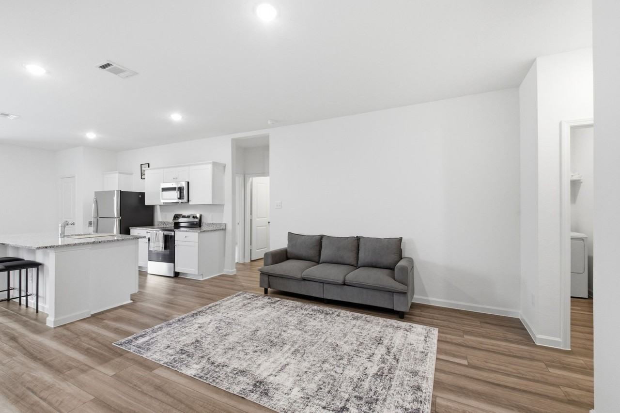 2314 Winthrop Ave - Photo 6 of 30