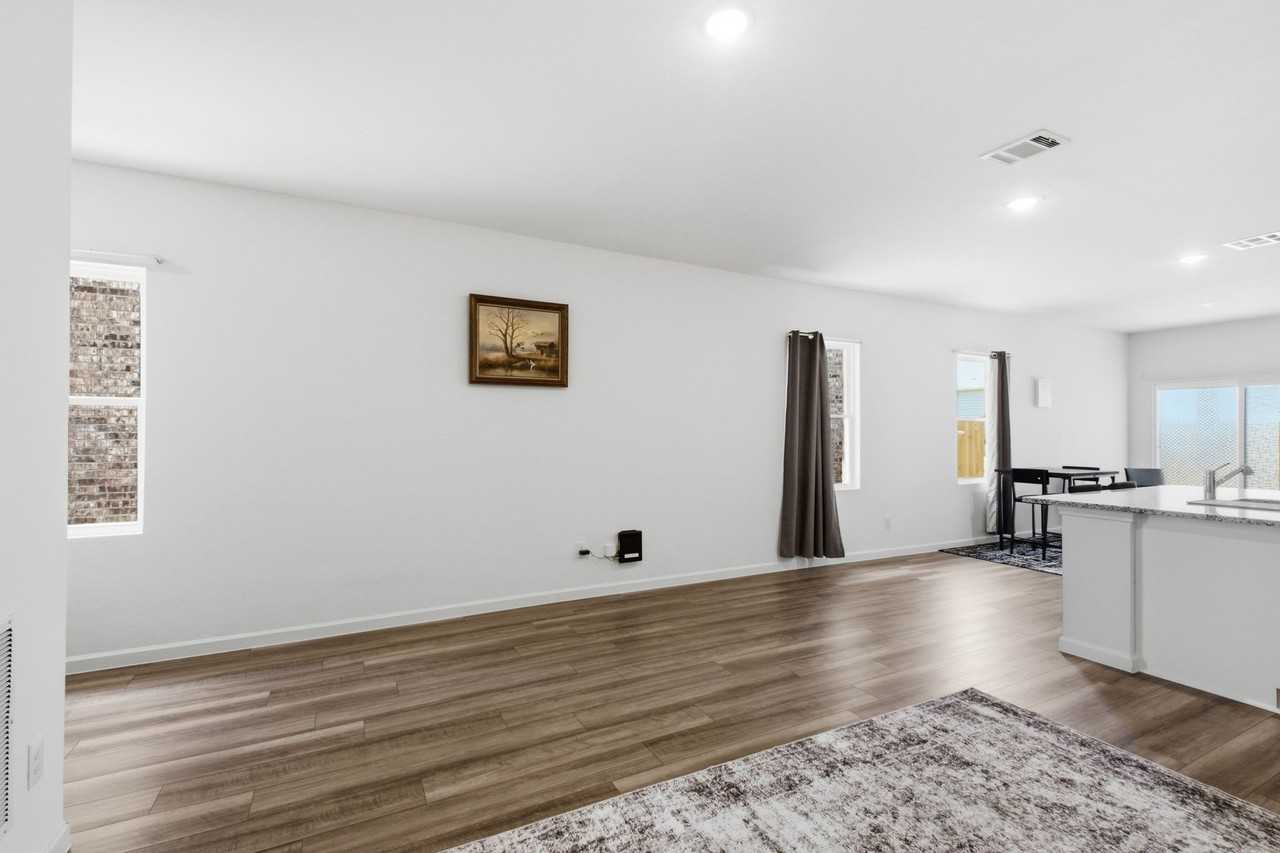 2314 Winthrop Ave - Photo 7 of 30
