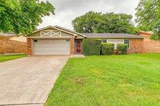 828 Lynne Ln - Photo 1 of 1