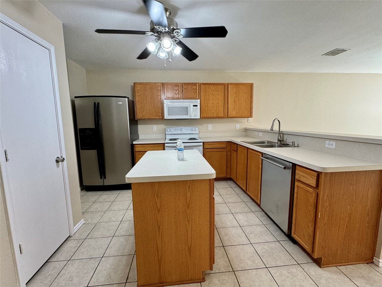 1713 Elm St - Photo 2 of 13