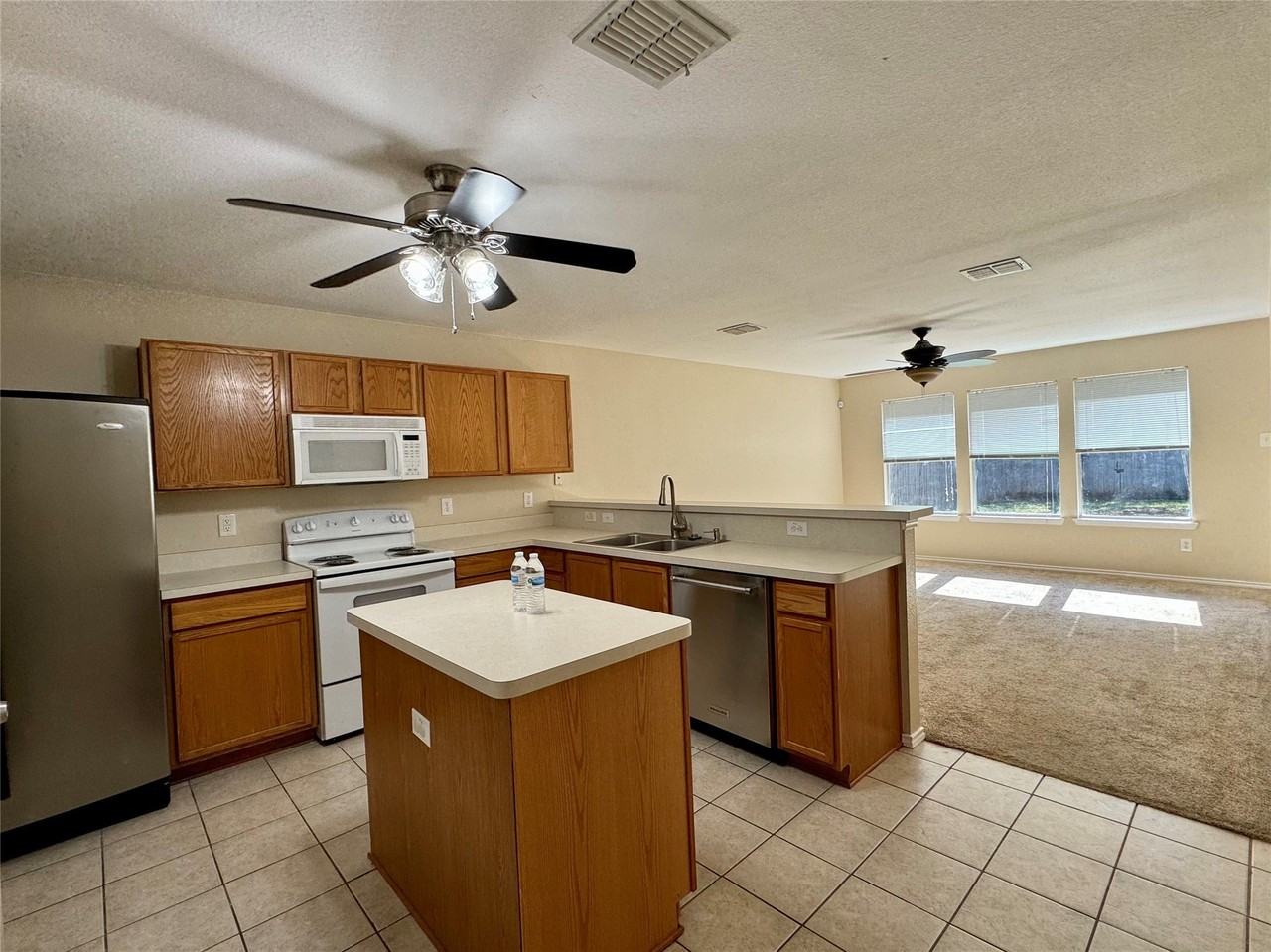 1713 Elm St - Photo 3 of 13