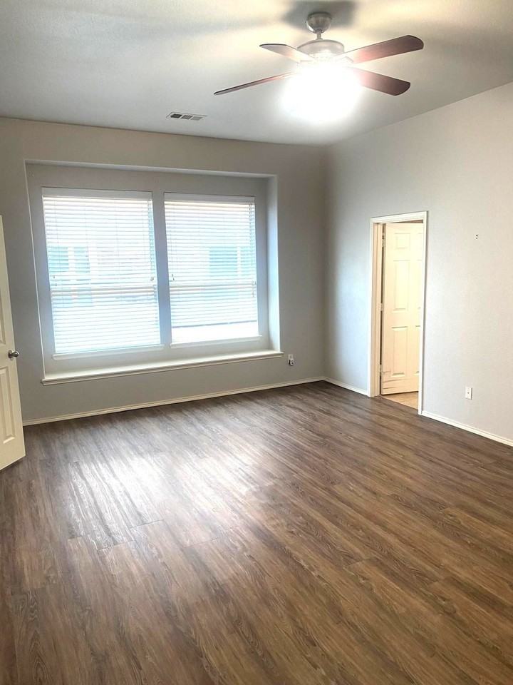 13372 Mannheim Dr - Photo 2 of 5