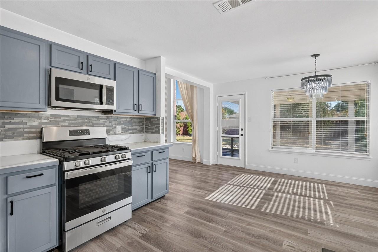 2112 Aster Trl - Photo 4 of 14