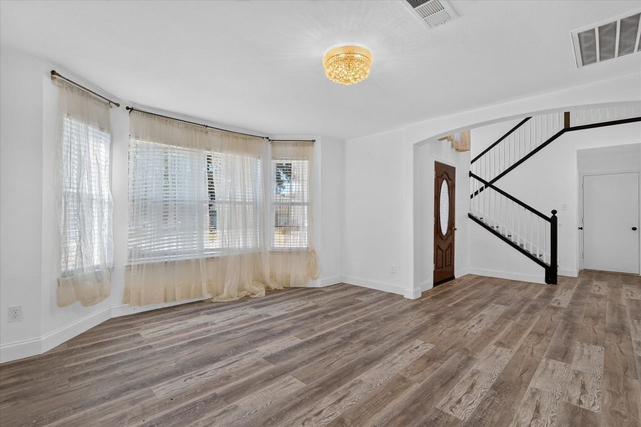2112 Aster Trl - Photo 5 of 14