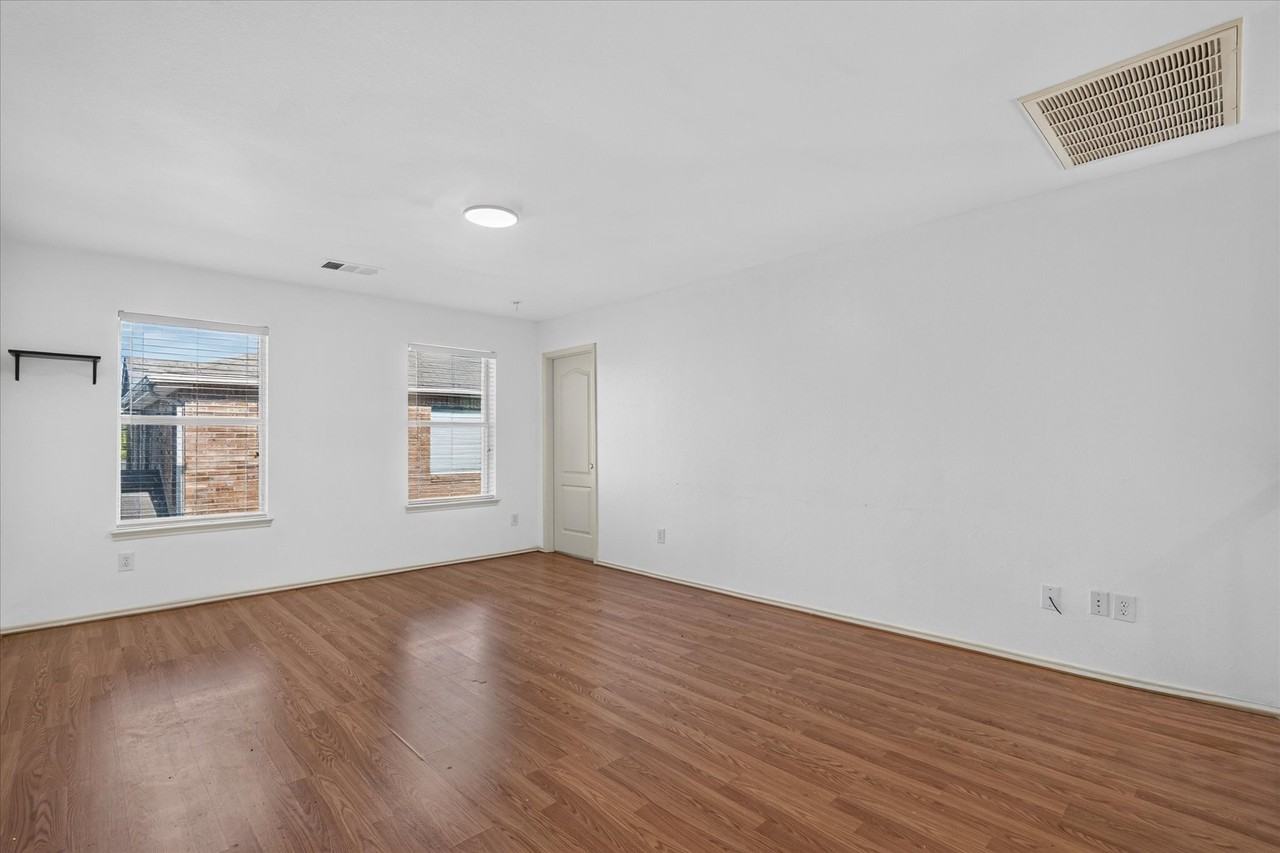 2112 Aster Trl - Photo 7 of 14