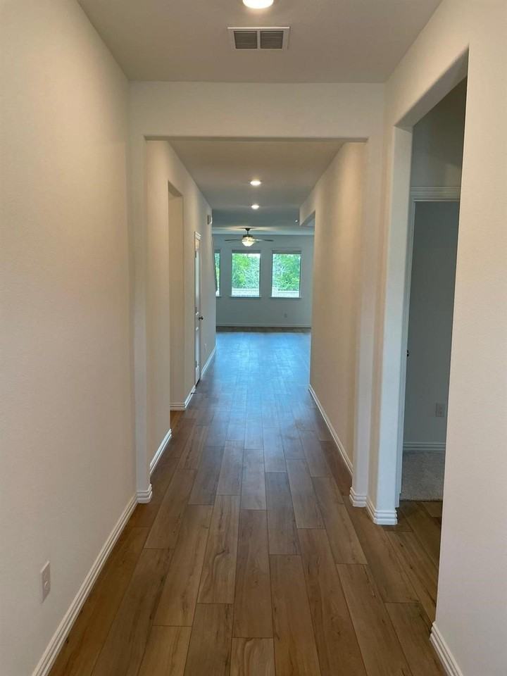 502 Poplar St - Photo 3 of 13