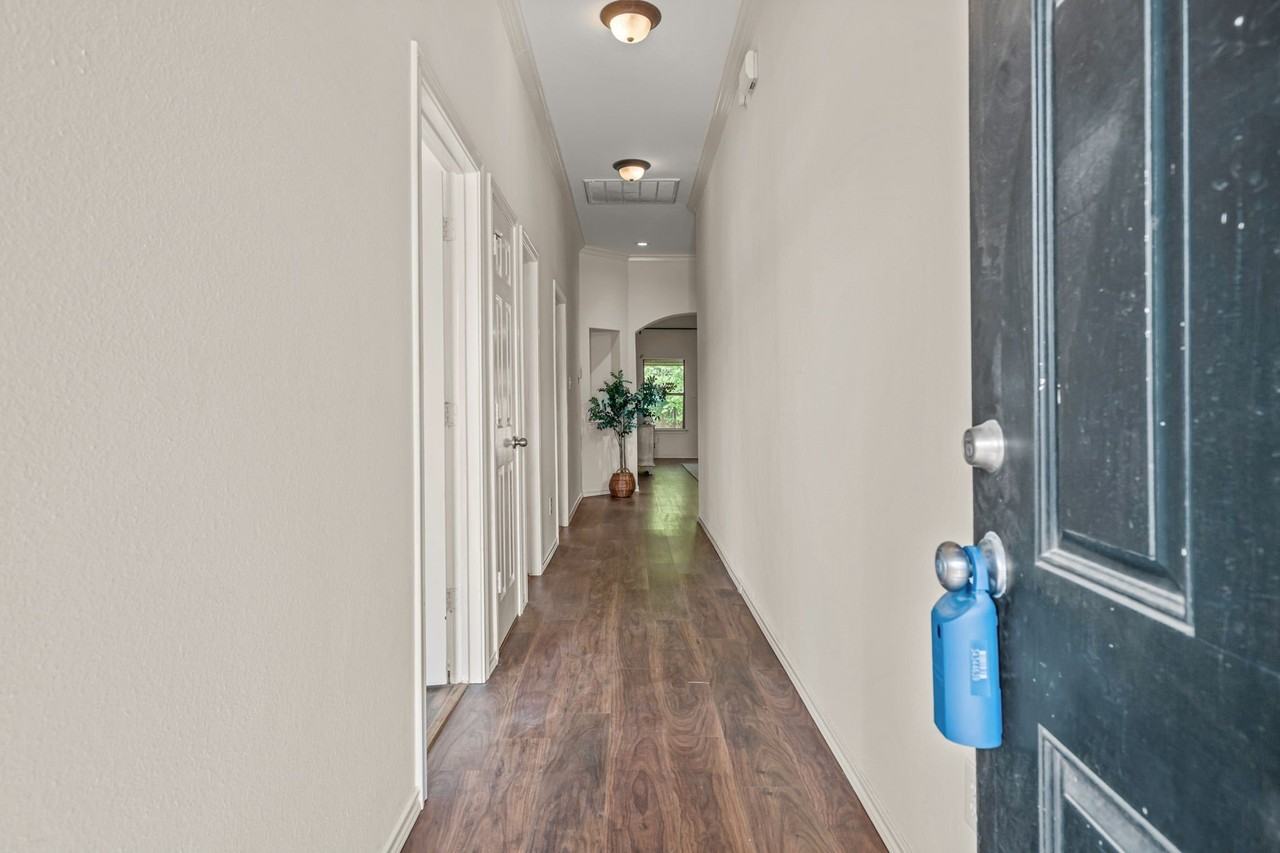 502 S Main St #B - Photo 4 of 25