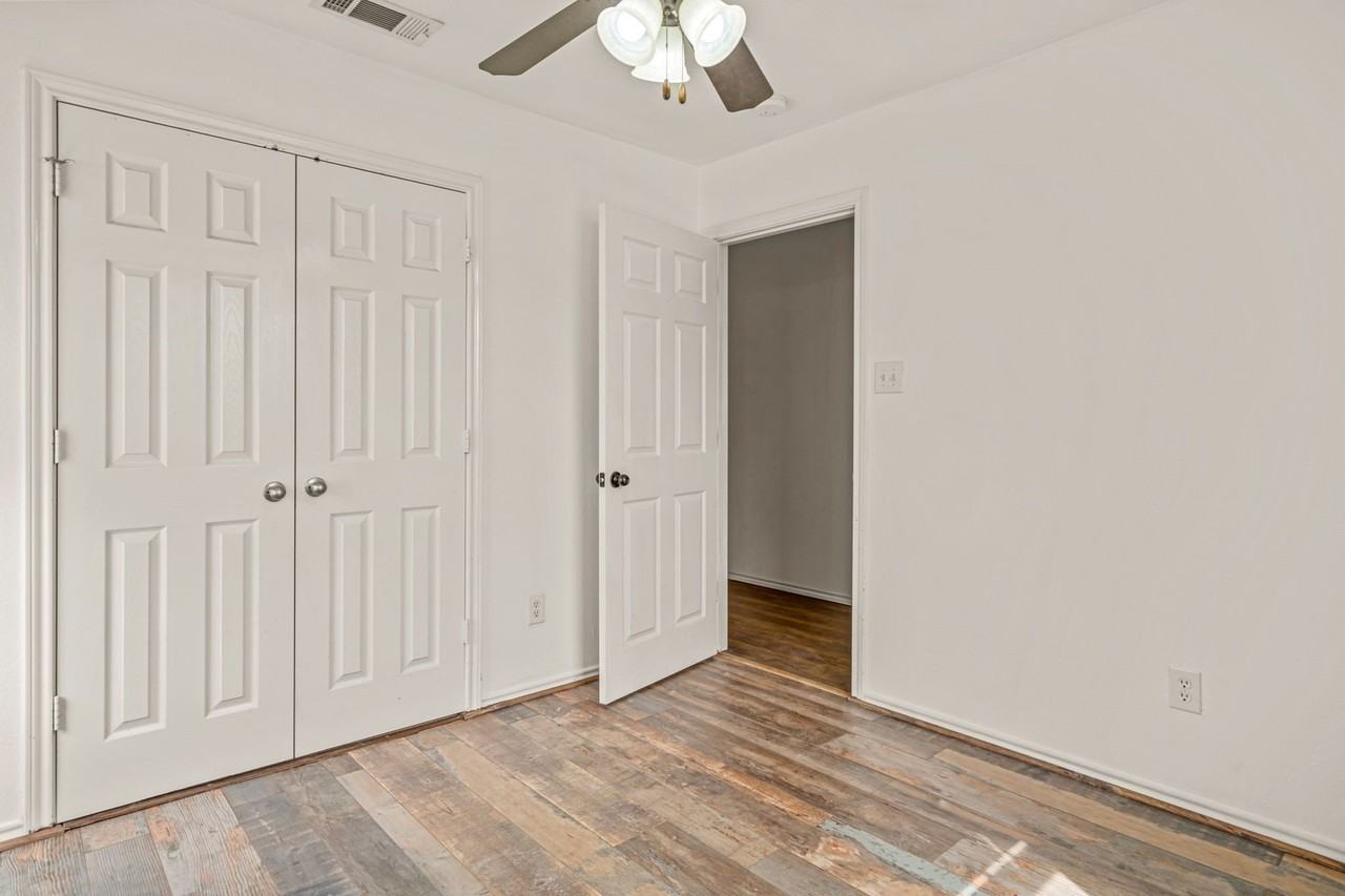 502 S Main St #B - Photo 6 of 25
