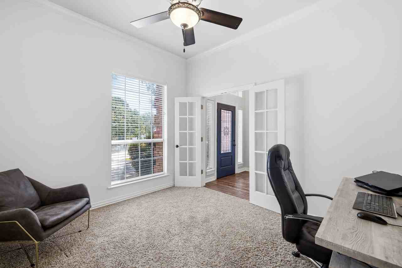 2828 Timber Hill Dr - Photo 4 of 34
