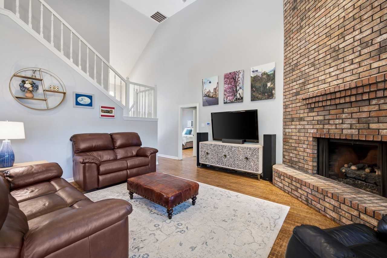 2828 Timber Hill Dr - Photo 5 of 34