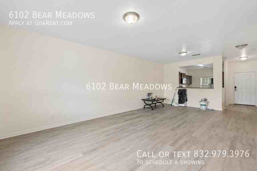 6102 Bear Mdw - Photo 4 of 28