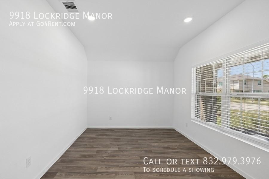 9918 Lockridge Manor Dr - Photo 5 of 29