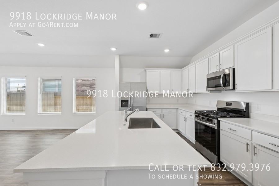 9918 Lockridge Manor Dr - Photo 7 of 29
