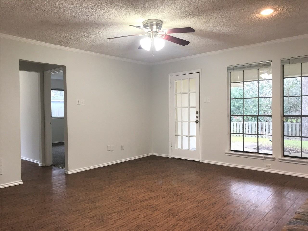 1613 Jasmine Ln - Photo 3 of 22