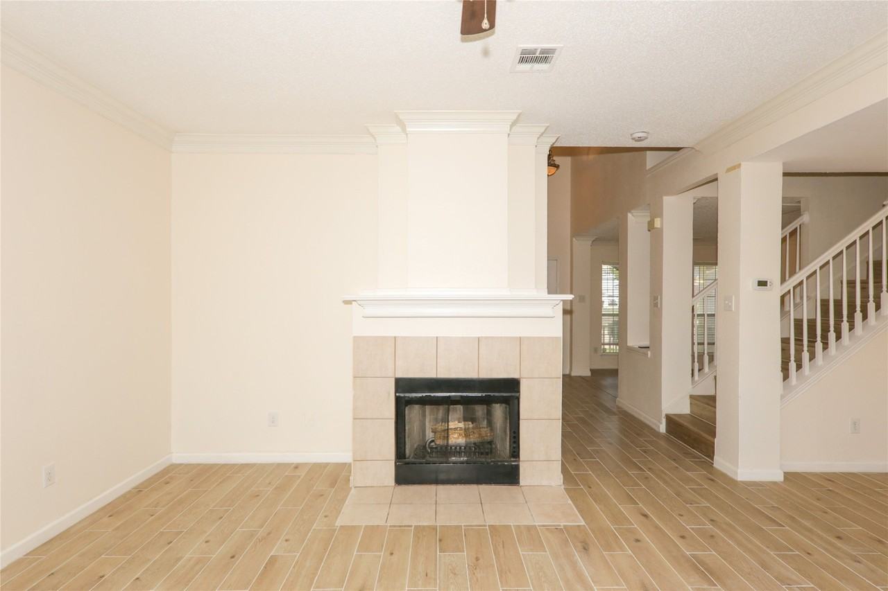 5000 Boxwood Ln - Photo 6 of 37