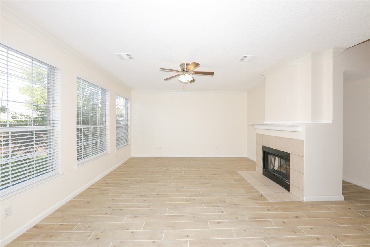 5000 Boxwood Ln - Photo 7 of 37