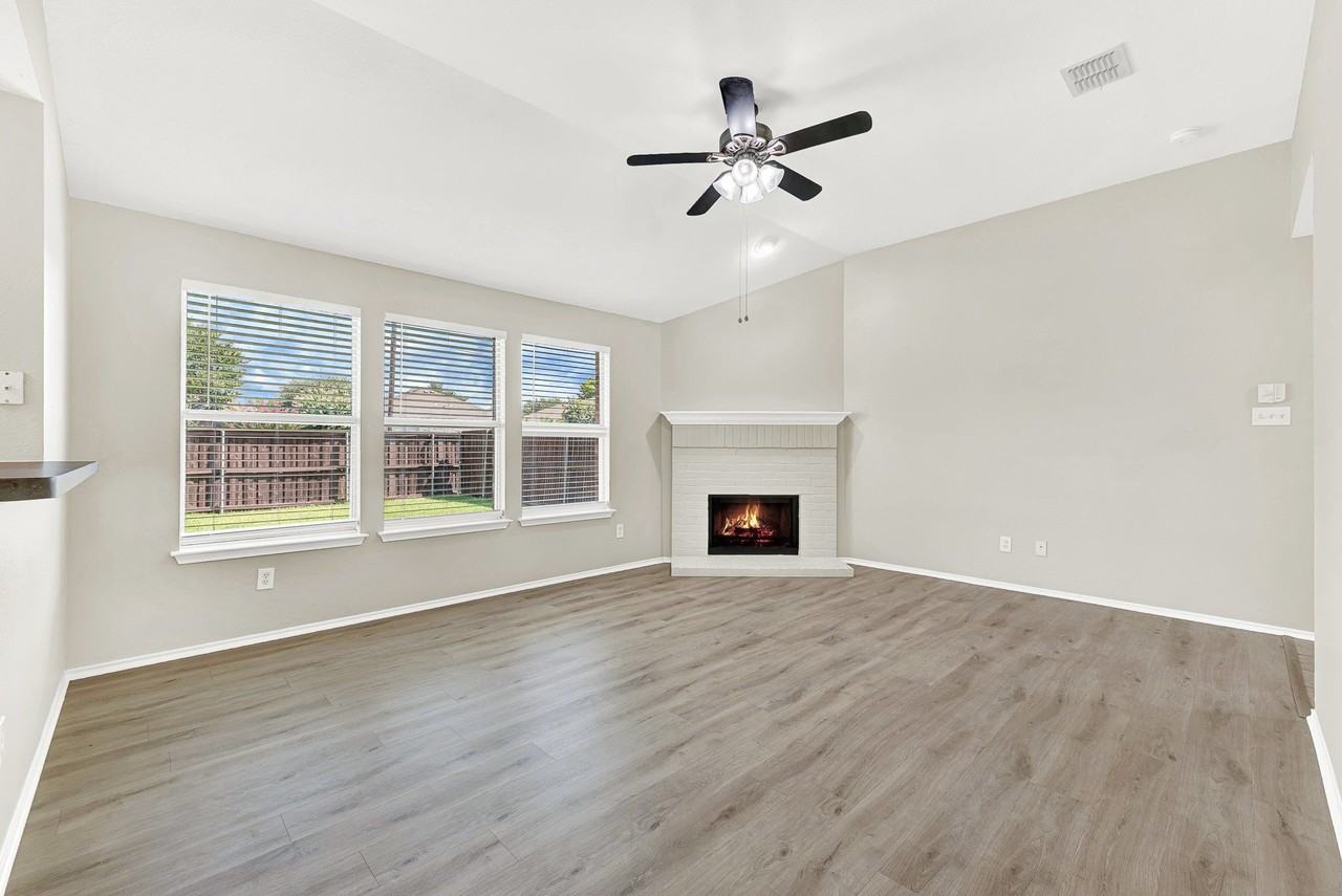 523 Robinwood Rd - Photo 6 of 33