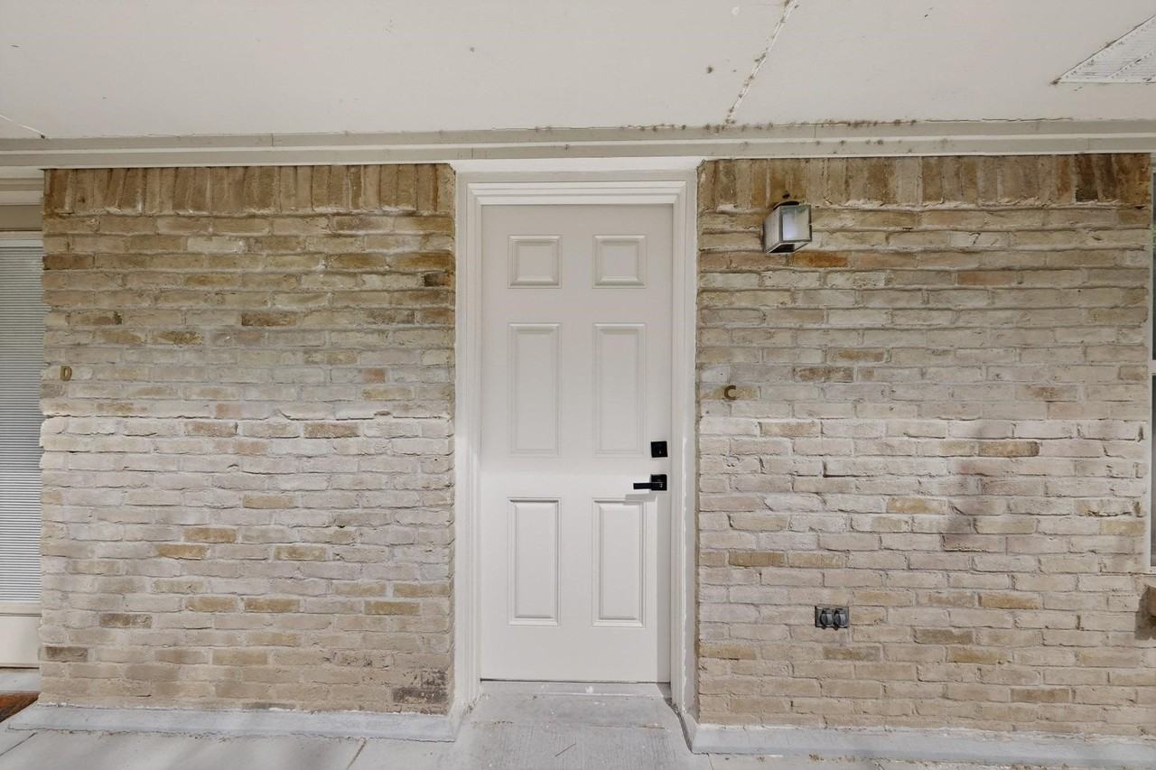 7708 Royal Ln #204 - Photo 4 of 40