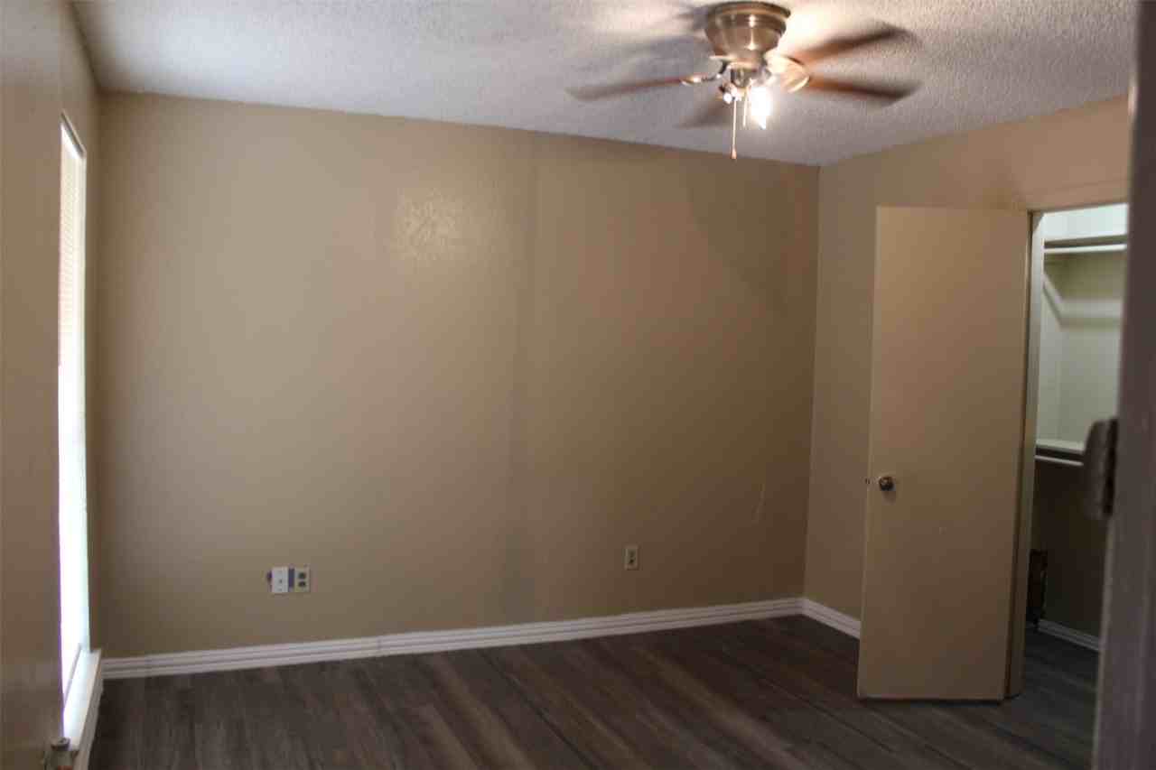 9022 Greenmound Ave - Photo 4 of 26