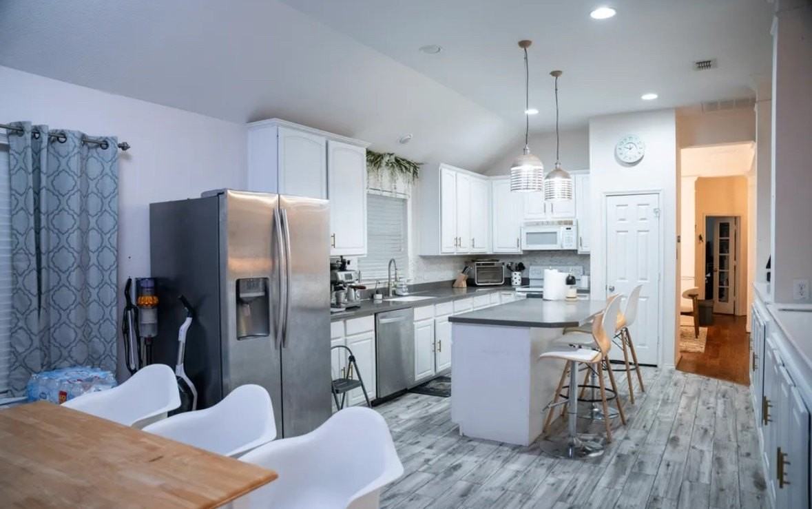 8241 Grayson Way - Photo 5 of 9