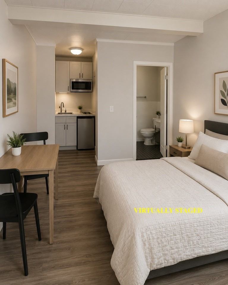 901 W 7th St - Photo 3 of 3