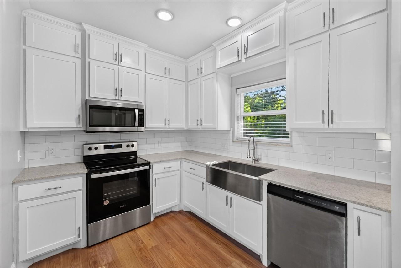 990 S 6th Ave #992 - Photo 4 of 30