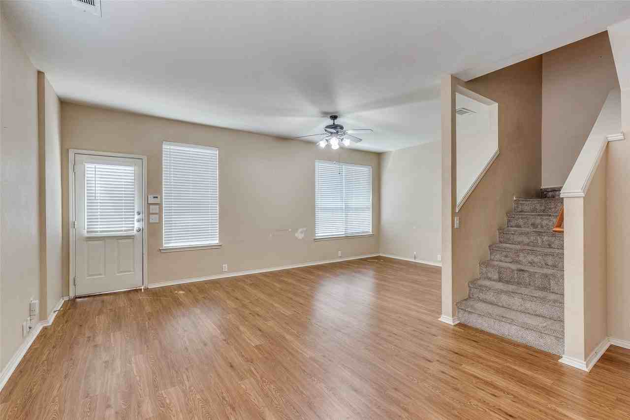 10721 Traymore Dr - Photo 7 of 28