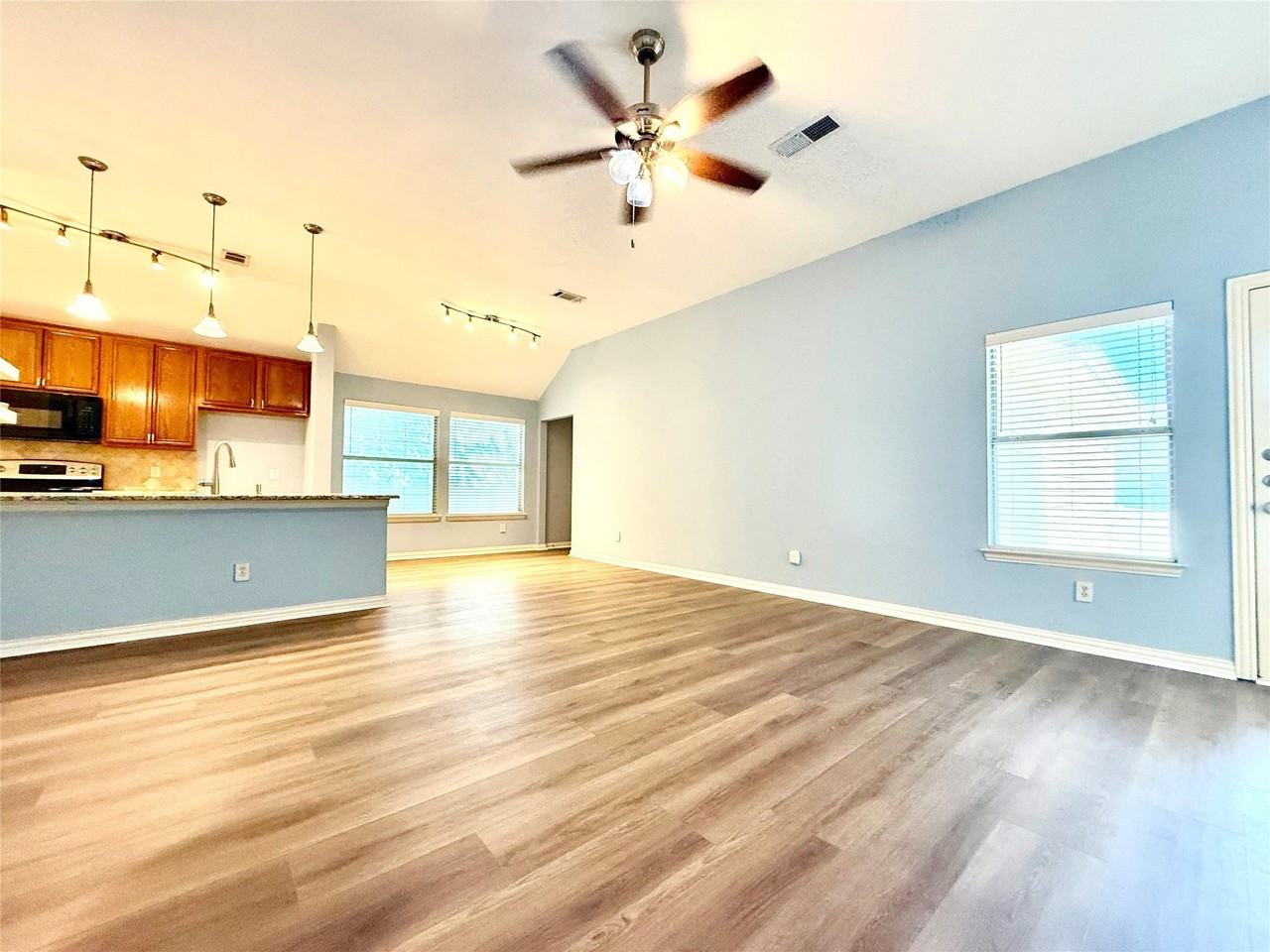 970 Fox Grove Ln - Photo 2 of 32